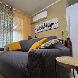 VARESE PRIME - Air Conditioning, 2 parking, 2 baths, City Centre, 200mt Villa Esengrini Montalbano, NO Keybox, hotel din Varese
