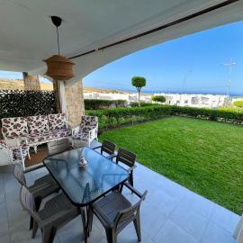 Garden Apartment with Pool & Beach 8 min