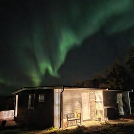 Close to Eve Airport, Perfect Northen Light Spot, hotel i Østervik