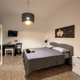 Acquamarina A Due Passi dai Traghetti – hotel w Genui