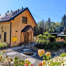 DOMEK NA GÓRACH z JACUZZI I SAUNĄ, hotel in Nowy Sącz