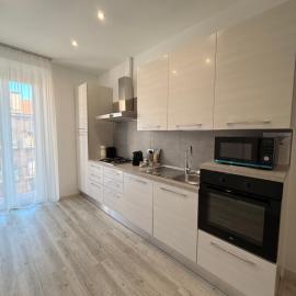 Appartamento Moderno, Comfort, Mare e Posizione Top