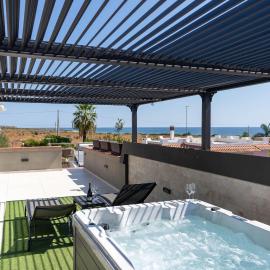 Villa Tea con piscina a pochi passi dal mare, hotel u gradu Fontane Bjanke