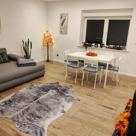 Julia: Schiffweiler şehrinde bir otel
