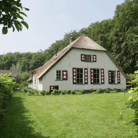 Peaceful Farmhouse in Doorn near Forest、ドールンのホテル