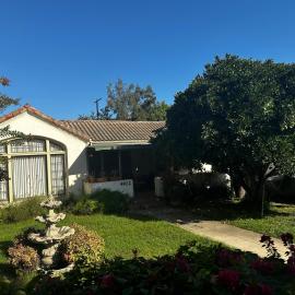 Toluca Woods Burbank and N Hollywood 1Bed 1bath Pool House