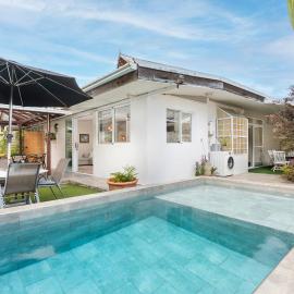 Tiaki Guesthouse Apartment - 5min drive to beach & Shops ! 1BDR APT with pool, hotell sihtkohas Punaauia