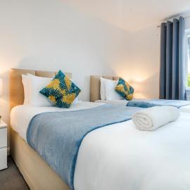 Monmouth House Aylesbury Premier Quality Accommodation For Larger Families Contractors And Professionals Sleeps Up to 6 Guests, hotel a Buckinghamshire