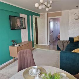2- х комнатные апартаменты люкс с шикарным видом на озеро, hotel em Balkhash