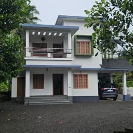 A cozy home bythe waterstream, tourist places near waynad, Hotel in Kodenchery