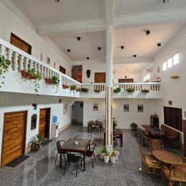 Monkey Guesthouse - Savannakhet: Savannakhet şehrinde bir otel