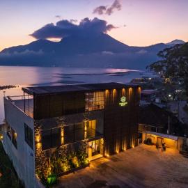 Tribhuwana Padma Lake Resort