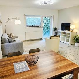 Komplette Ferienwohnung für bis zu 4 Personen: Groß-Gerau şehrinde bir otel