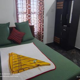 Bhasuri AC Room 1، فندق في Agali