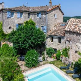 Auberge des Hirondelles: Puycelci şehrinde bir otel