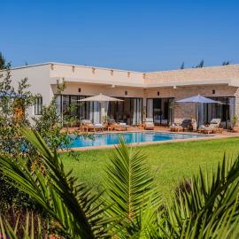 Villas La Rose Bleue - Résidence Hôtelière avec Piscine - Essaouira, hotel in Essaouira