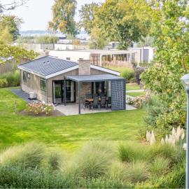 Nieuw! 6-persoons chalet aan het Veluwemeer dichtbij Harderwijk, Amersfoort en Zwolle, hotel sa Hulshorst