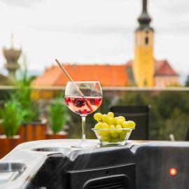 Gardenia, hotel sa Našice