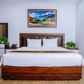 Văn Lâm Hotel, hotel u gradu Ðình Dù