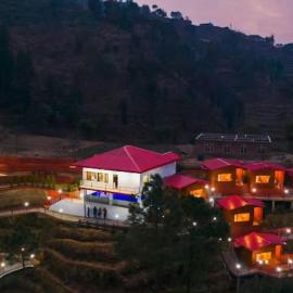 Chiranjeevi Slopey hill resort, hotel in Rājgarh
