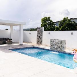 La Vecchia Village Spacious Private Pool Area, hotell sihtkohas Guayama
