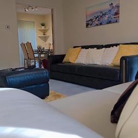 Modern luxury 3-bedroom guesthouse in Wigan, hotel di Wigan