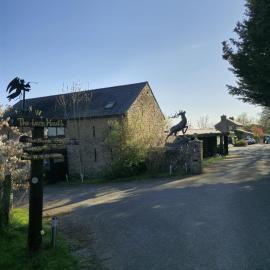 The Warm Hearth 18th Century, 15 acre Countryside Estate, hotel in Callow