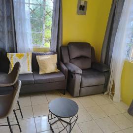 The Luxe Spot, hotel in Spanish Town