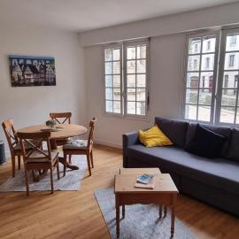 Logement spacieux et lumineux à Morlaix, hótel í Morlaix