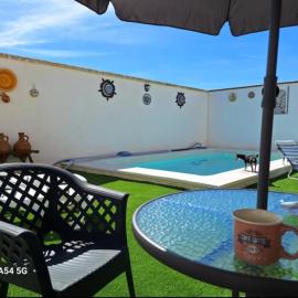 Apartamento en Buhardilla de Casa Andaluza, hotel in Bollullos de la Mitación