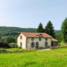 Maison 3 chambres, calme, 5 min d'Aurillac, hotel in Aurillac