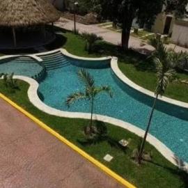 Cozy apartment & pool, hotelli kohteessa Villa de Alvarez