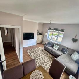 Denzels Den Apartment 2, hotel in Llandudno Junction