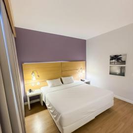 Moderno Flat no Gonzaga na quadra da Praia