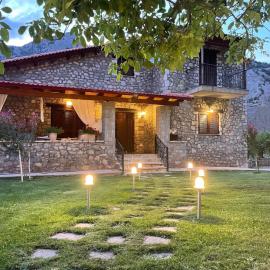 StoneNest Kalavryta -Luxury Stone Villa