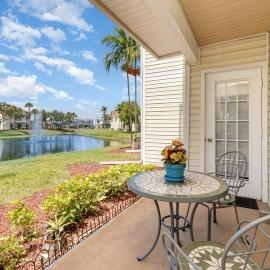 2Bed 2Bath Pondview Haven - BC138, hotel en Indialantic