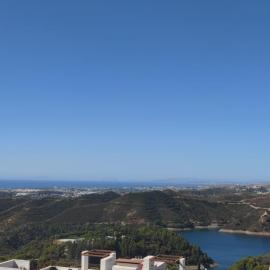 Newly built townhouse with spectacular sea views in an idyllic setting just 15 min from Marbella
