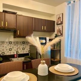 Cozy Cabin by JLS Near Venice Grand Canal Mall, hotell i Manila