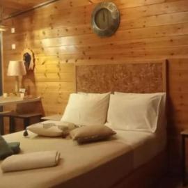 Wooden Summer House, hotelli kohteessa Mantoúkion