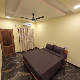 Svayambhu Stay, hotel a Bhogwe