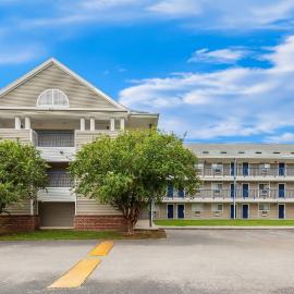 Birch Hill Suites - Lakeland, hotelli kohteessa Lakeland