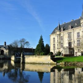 Kasteel Schaloen - vakantiewoningen & hotel, hotell i Valkenburg
