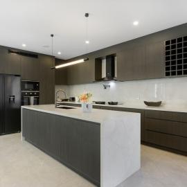 Spacious 5BR Family Haven in Kingsgrove for 12ppl