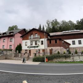 Penzion & Restaurace Kozabar, hotel in Luby