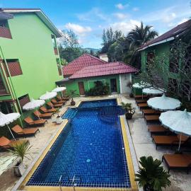 Pratum Resort, hotel in Khao Lak