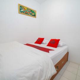 Halona Taraman Guest House by Yurooms
