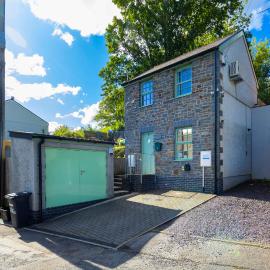 Ash Cottage, hotel i Merthyr Tydfil
