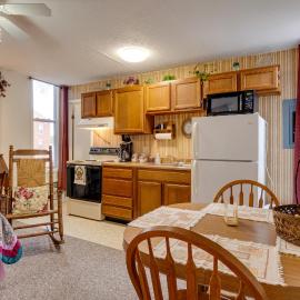 0.9 MI to Erie Canal Park: Main St Delphi Studio, hotell sihtkohas Delphi