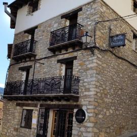 Hostal Casa Damián, hotel in Valdelinares