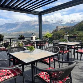 Castle Hotel, hotel en Gjirokastra